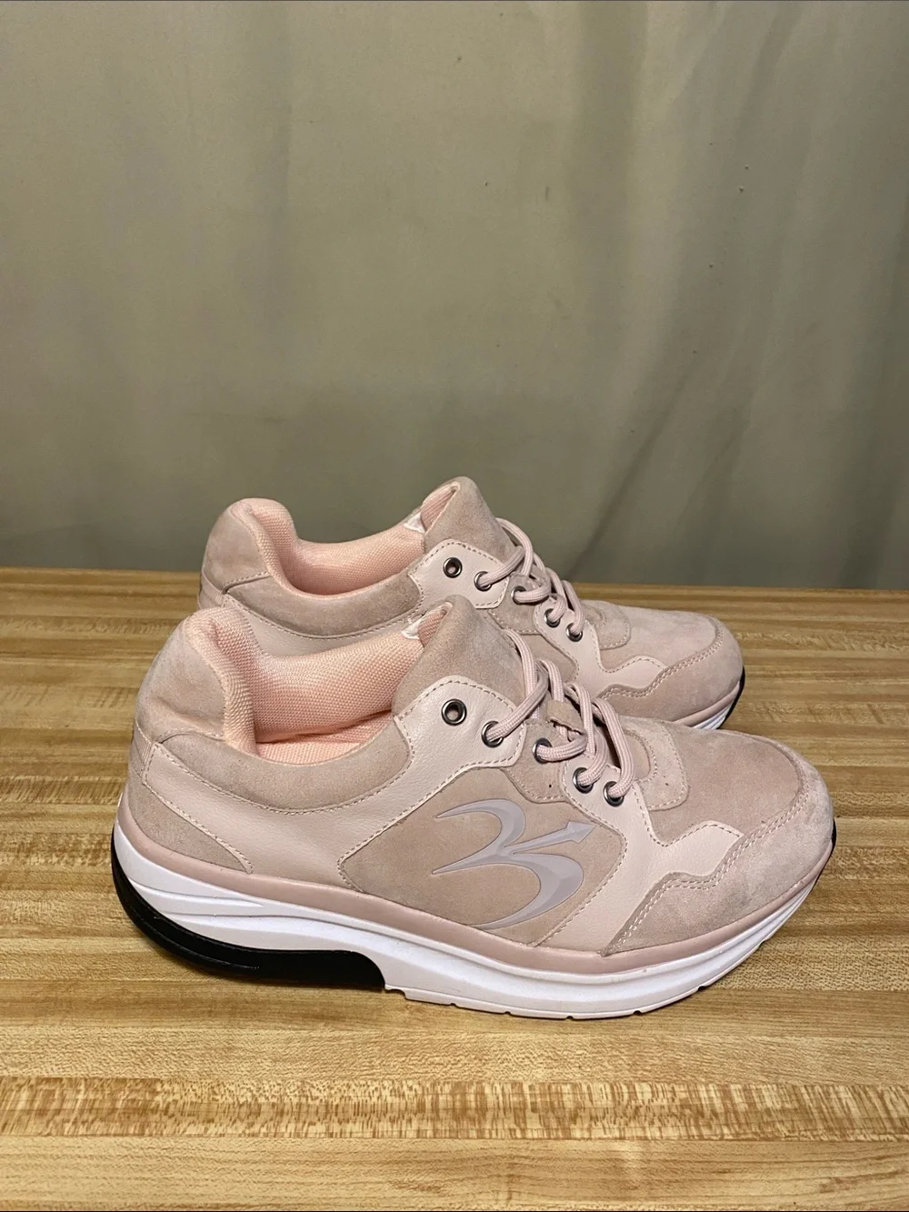 Gravity Defyer Women G-DEFY Silvanit Athletic Peach 8.5